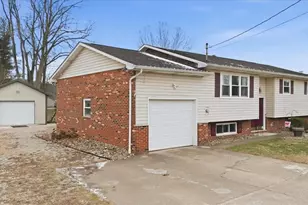 9 Oakbrook Ln, Mineral Wells, WV 26150 - Photo 2