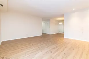 2112 Acacia Park Dr, Lyndhurst, OH 44124 - Photo 6