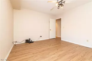 2112 Acacia Park Dr, Lyndhurst, OH 44124 - Photo 18