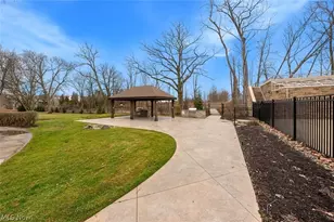 2112 Acacia Park Dr, Lyndhurst, OH 44124 - Photo 28