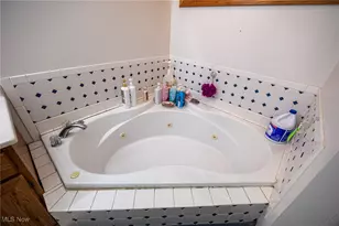 828 Green Dr, Coshocton, OH 43812 - Photo 32