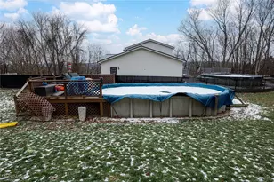 828 Green Dr, Coshocton, OH 43812 - Photo 10