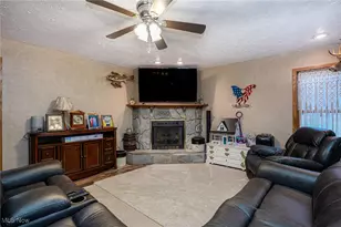 828 Green Dr, Coshocton, OH 43812 - Photo 22