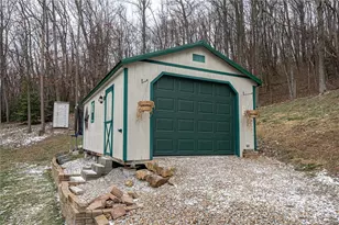 828 Green Dr, Coshocton, OH 43812 - Photo 4