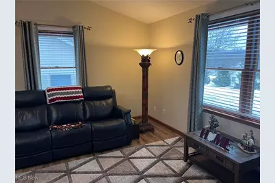 209 Aspen Drive, Dover, OH 44622 - Photo 8