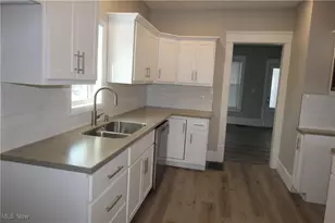 410 W Oak St, Orrville, OH 44667 - Photo 6