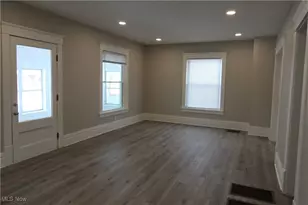 410 W Oak St, Orrville, OH 44667 - Photo 2