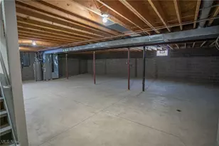 4662 Helmsworth Dr NE, Canton, OH 44714 - Photo 30