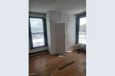 350 N Broadway, Geneva, OH 44041 - Photo 4