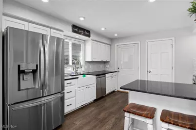 8010 Baumhart Road, Amherst, OH 44001 - Photo 14