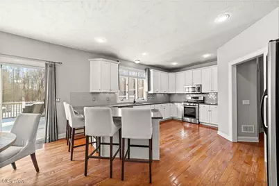 9685 Campton Ridge Drive, Chardon, OH 44024 - Photo 8