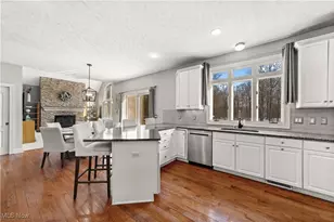 9685 Campton Ridge Dr, Chardon, OH 44024 - Photo 6