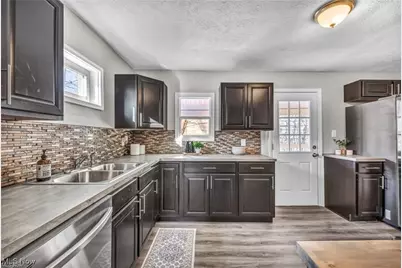 1566 Winchester Avenue, Oakwood, OH 44107 - Photo 6