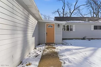 9800 Gleeson Drive, Valleyview, OH 44125 - Photo 2