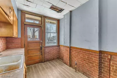 9407 Detroit Avenue #6, Loveland, OH 44102 - Photo 4