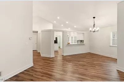 1340 Village Drive, Akron, OH 44313 - Photo 10