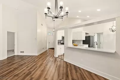 1340 Village Drive, Akron, OH 44313 - Photo 12