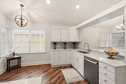 1340 Village Drive, Akron, OH 44313 - Photo 18