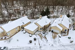 1340 Village Dr, Akron, OH 44313 - Photo 36