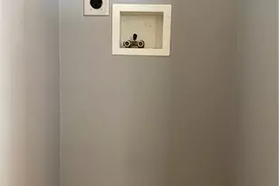 313 Abby Ln, Hartville, OH 44632 - Photo 6