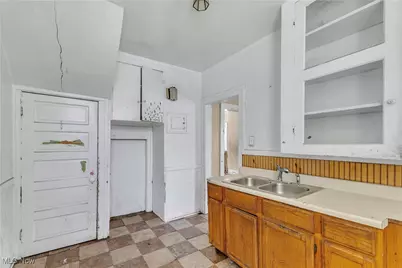 9407 Detroit Avenue #2, Loveland, OH 44102 - Photo 2