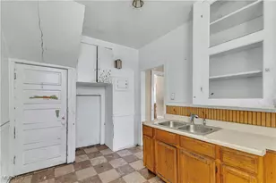 9407 Detroit Ave, Loveland, OH 44102 - Photo 2