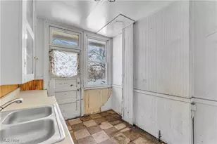 9407 Detroit Ave, Loveland, OH 44102 - Photo 4