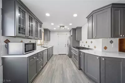 502 E Woodsdale Avenue, Akron, OH 44301 - Photo 6