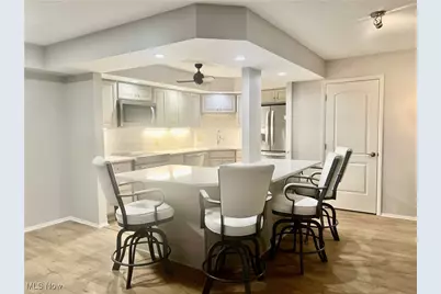12550 Lake Avenue #904, Oakwood, OH 44107 - Photo 8