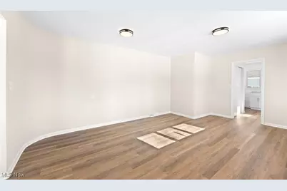 1421 W 33rd Street, Lorain, OH 44053 - Photo 8