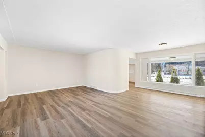 1421 W 33rd Street, Lorain, OH 44053 - Photo 4