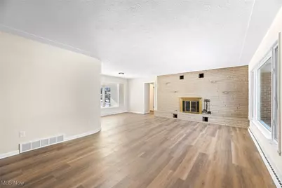 1421 W 33rd Street, Lorain, OH 44053 - Photo 2