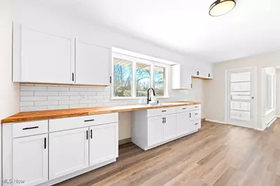 1421 W 33rd Street, Lorain, OH 44053 - Photo 10