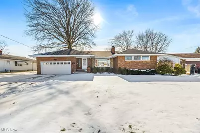 1421 W 33rd Street, Lorain, OH 44053 - Photo 1