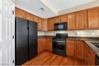 300 Lakewick Lane, Willowick, OH 44095 - Photo 12