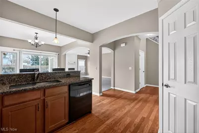 300 Lakewick Lane, Willowick, OH 44095 - Photo 2