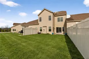 300 Lakewick Ln, Willowick, OH 44095 - Photo 12