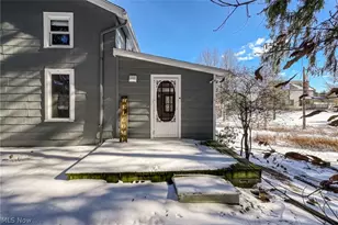 349 E Mennonite Rd, Aurora, OH 44202 - Photo 2