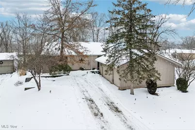 604 W Acadia Point, Aurora, OH 44202 - Photo 2