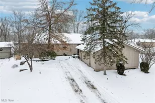 604 W Acadia Point, Aurora, OH 44202 - Photo 2