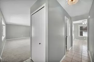 812 Westminister Dr, Brunswick, OH 44212 - Photo 2