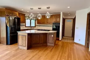 731 N Munroe Rd, Tallmadge, OH 44278 - Photo 2