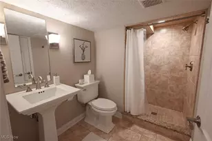 1305 Fieldstone Ct, Grandview Heights, OH 44147 - Photo 36