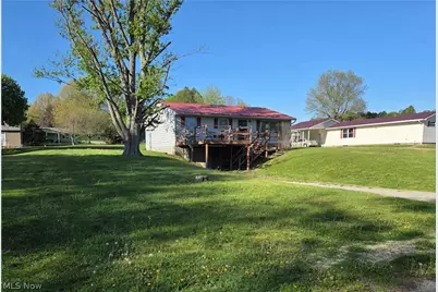 155 Sandy Drive SE, New Philadelphia, OH 44663 - Photo 2