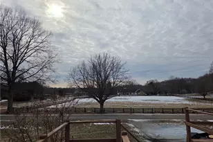 155 Sandy Dr SE, New Philadelphia, OH 44663 - Photo 4