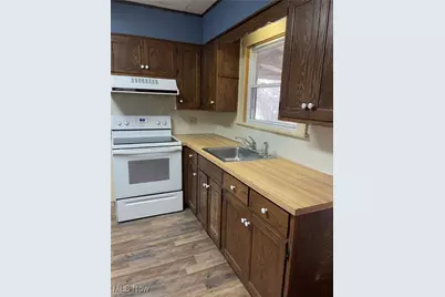 910 Fairview Avenue, Millersburg, OH 44654 - Photo 6