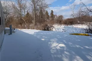 235 Chaucer, Elyria, OH 44035 - Photo 8