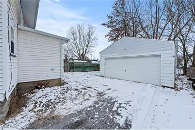 1624 May Place NE, Canton, OH 44705 - Photo 42