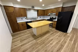 230 E 21st St, Dover, OH 44622 - Photo 6