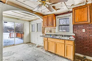 442 7th St SW, Warren, OH 44485 - Photo 4